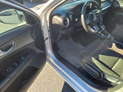 Used 2021 Kia Forte LXS image 4