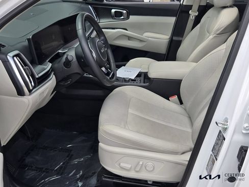 Certified 2024 Kia Sorento S w/ Panoramic Sunroof Package FWD image 10
