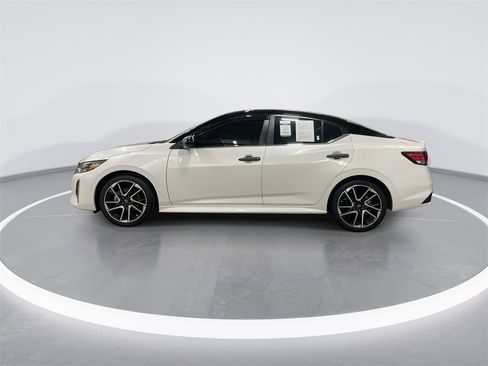 Used 2024 Nissan Sentra SR w/ Trunk Package image 5