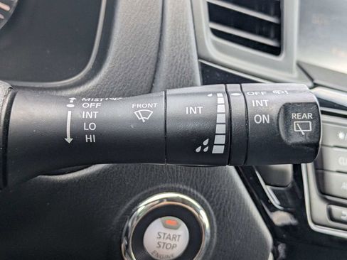 Used 2018 Nissan Pathfinder S AWD/4WD image 29