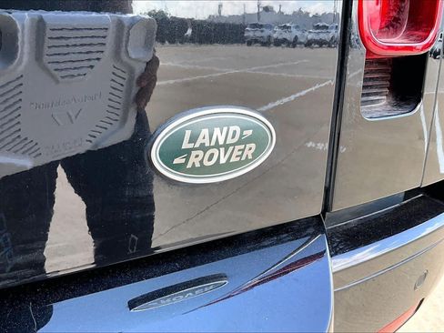 Used 2022 Land Rover Defender 110 X-Dynamic SE AWD/4WD image 10