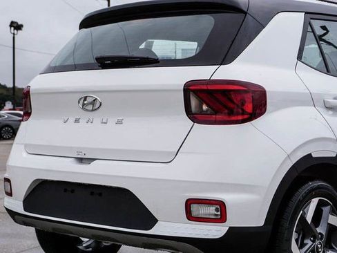 New 2026 Hyundai Venue SEL FWD image 5
