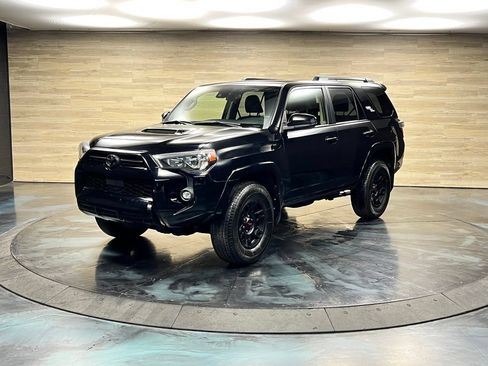 Used 2021 Toyota 4Runner Venture w/ Moonroof Package AWD/4WD image 5