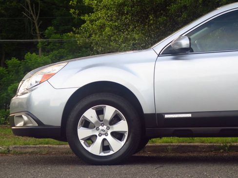 Used 2012 Subaru Outback 2.5i Limited AWD/4WD image 22