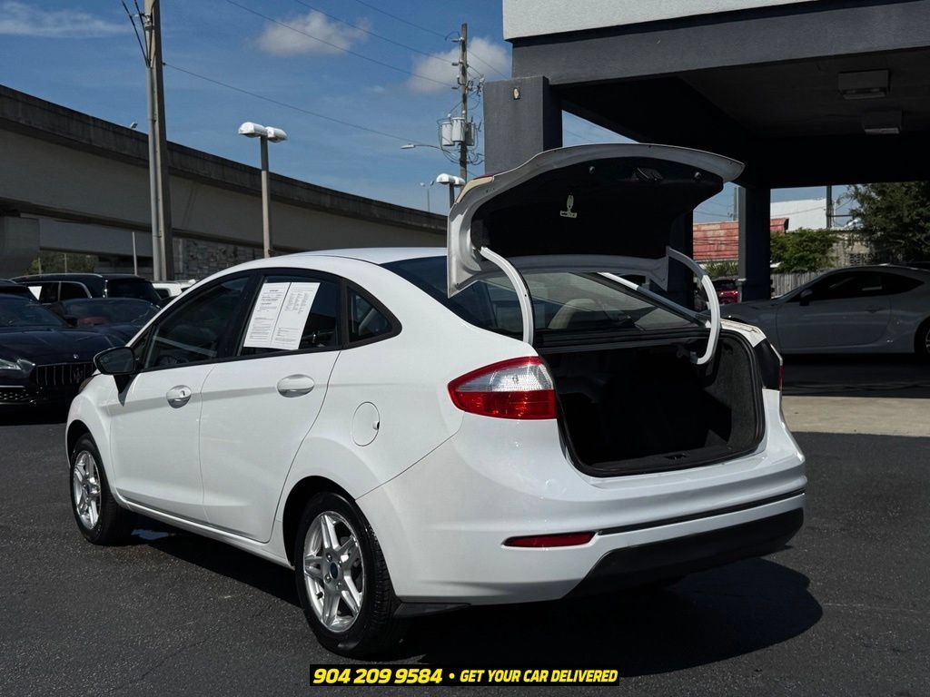 Used 2017 Ford Fiesta SE FWD image 28