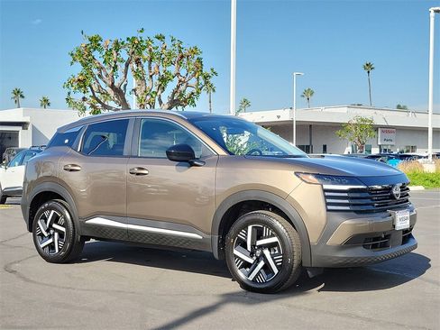 New 2026 Nissan Kicks SV image 4