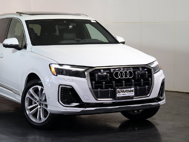 Used 2025 Audi Q7 3.0T Premium Plus w/ Premium Plus Package AWD/4WD image 6