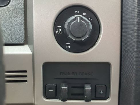 Used 2013 Ford F150 XLT w/ Luxury Equipment Group image 32