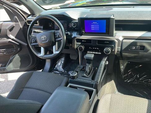 Certified 2025 Toyota 4Runner SR5 AWD/4WD image 17