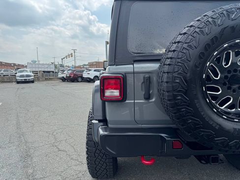 Used 2021 Jeep Wrangler Unlimited Rubicon w/ Xtreme Recon 35" Tire Package AWD/4WD image 63