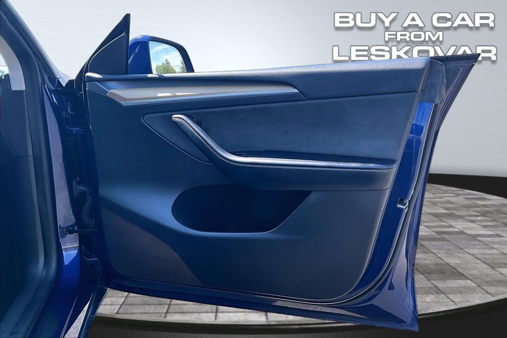 Used 2023 Tesla Model Y Long Range AWD/4WD image 24