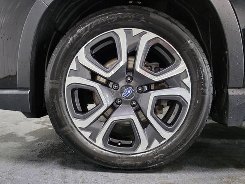 Used 2023 Subaru Ascent Limited w/ Technology Package AWD/4WD image 5