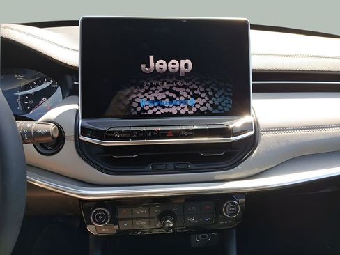 Used 2024 Jeep Compass Limited AWD/4WD image 13