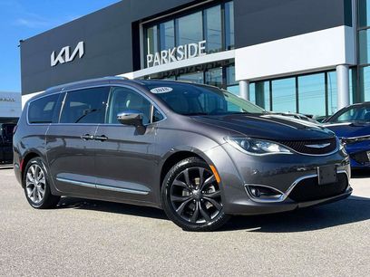 Used 2018 Chrysler Pacifica Limited w/ Tire & Wheel Group