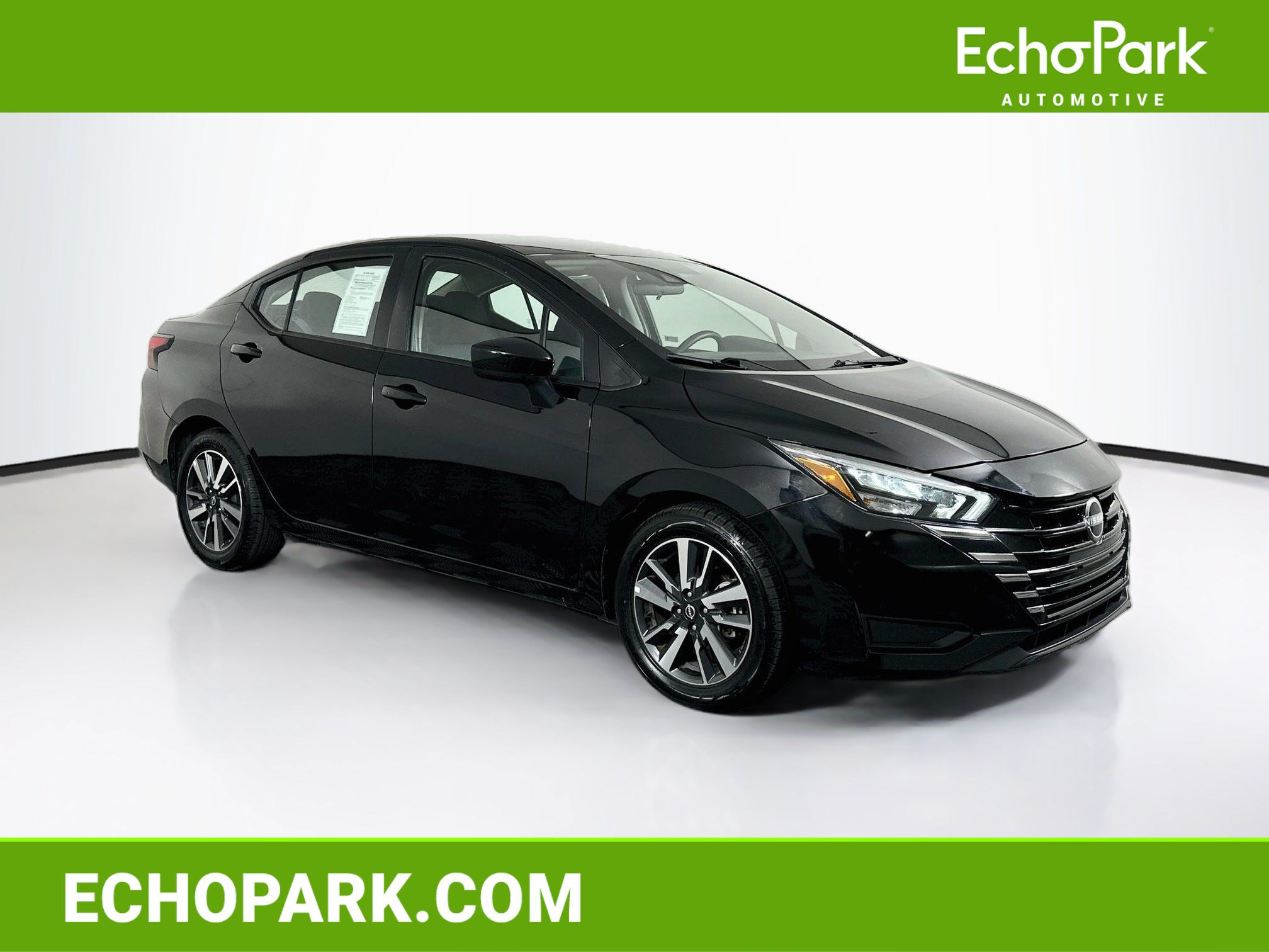 Used 2025 Nissan Versa SV FWD image 1
