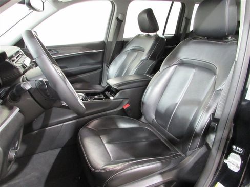 Used 2023 Jeep Grand Cherokee Limited AWD/4WD image 15