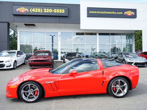 Used 2013 Chevrolet Corvette Grand Sport w/ 3LT Preferred Equipment Group image 2