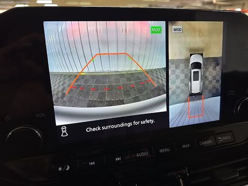 Used 2023 Nissan Pathfinder SL w/ Lighting Package (N92) image 23