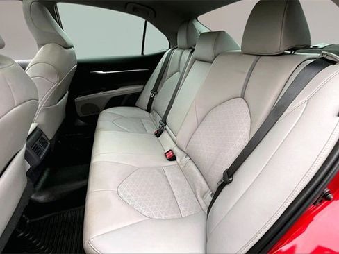 Used 2020 Toyota Camry XSE image 19