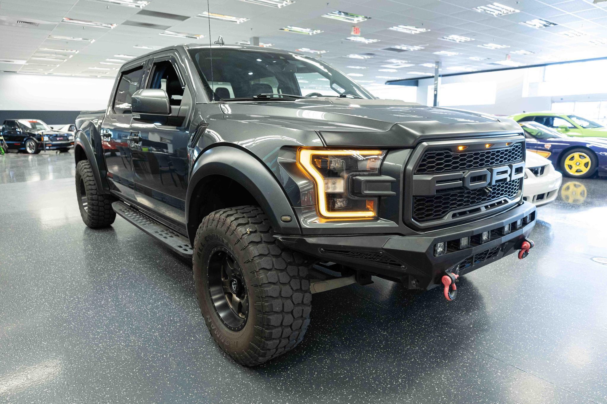 Used 2019 Ford F150 Raptor w/ Equipment Group 802A Luxury AWD/4WD image 3