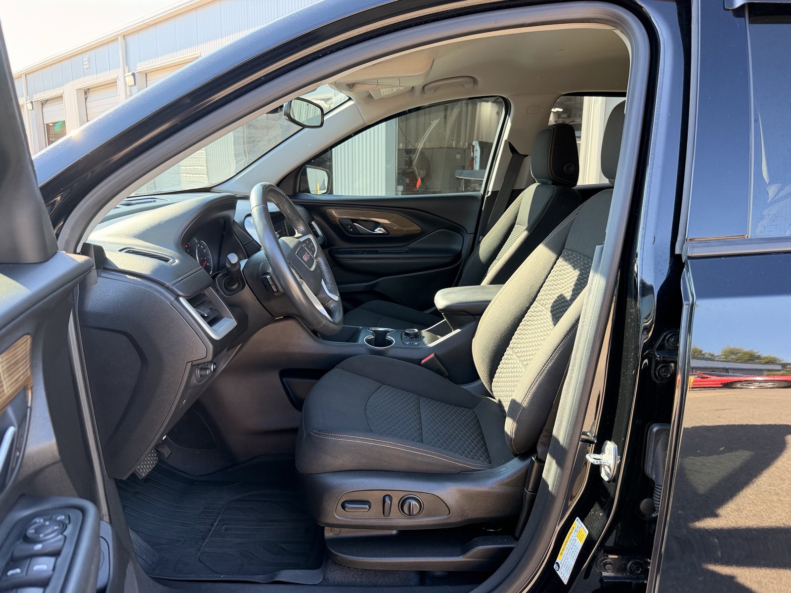Used 2021 GMC Terrain SLE w/ Driver Convenience Package FWD image 14