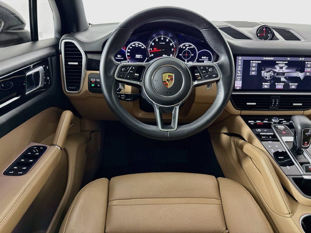 Used 2021 Porsche Cayenne AWD/4WD image 24