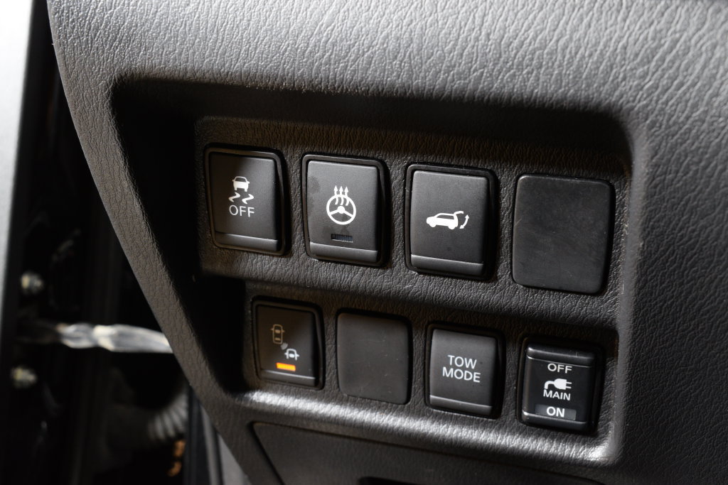 Used 2019 Nissan Pathfinder SL AWD/4WD image 18
