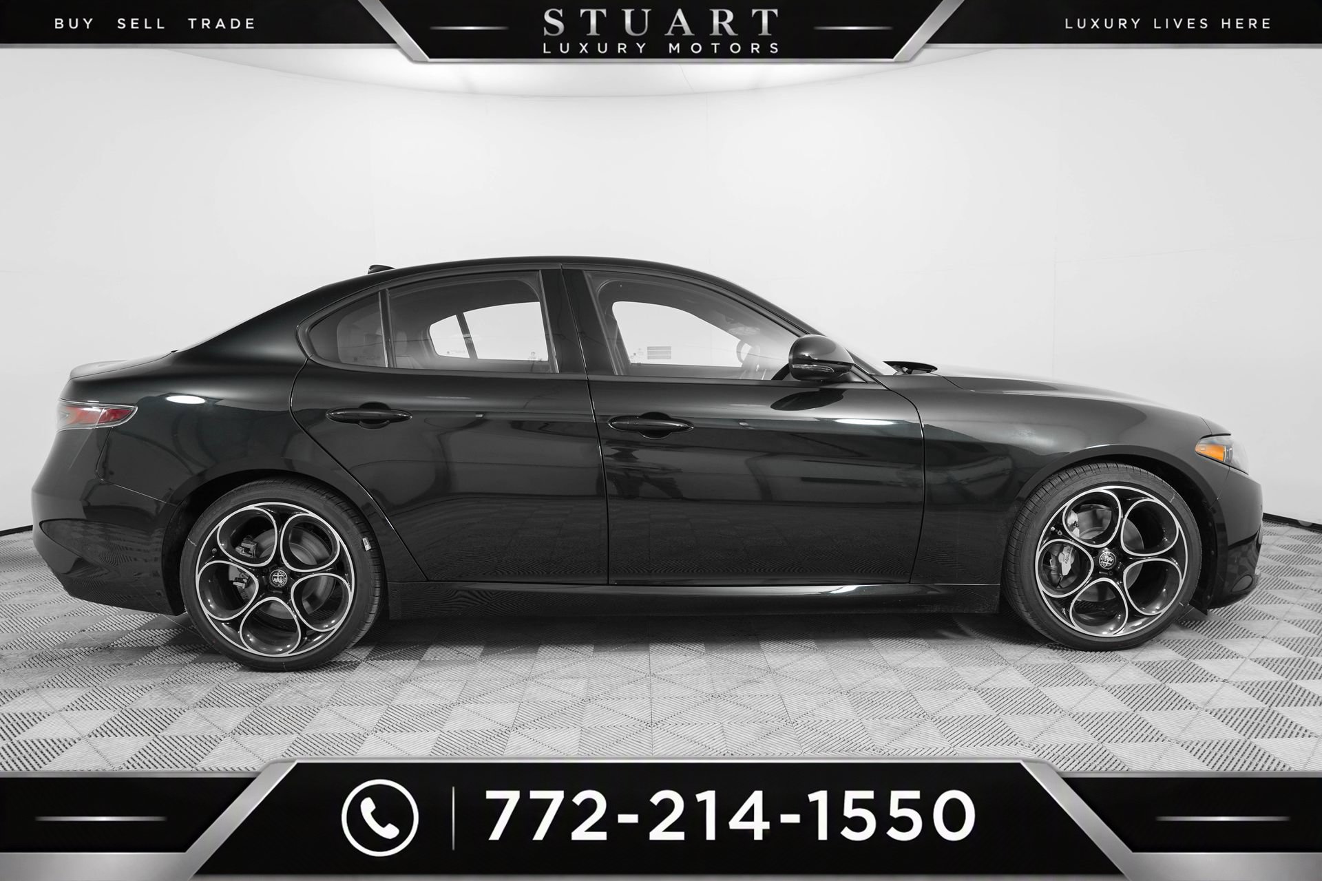 Used 2025 Alfa Romeo Giulia w/ Driving Assist Package RWD image 8