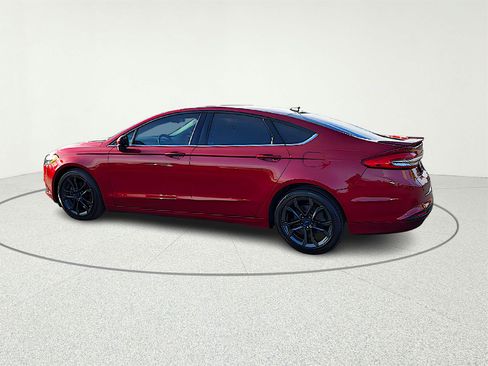 Used 2018 Ford Fusion SE w/ Equipment Group 201A image 4