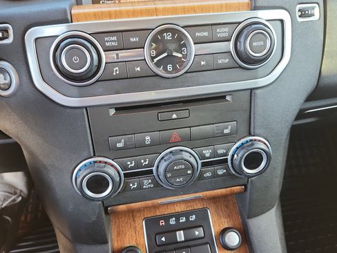 Used 2015 Land Rover LR4 image 28