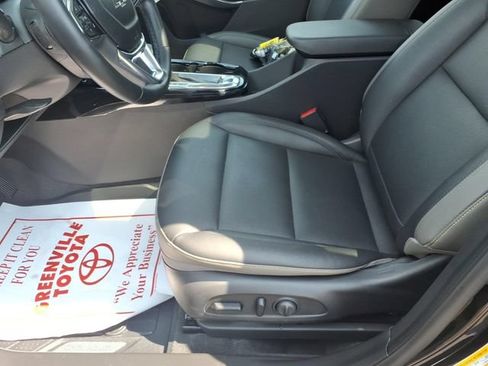 Used 2025 Chevrolet Trax ACTIV w/ Sunroof Package FWD image 13