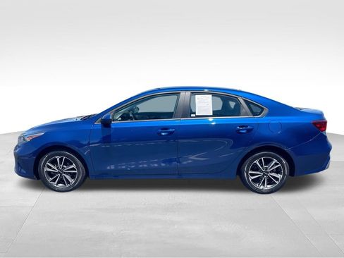 Used 2024 Kia Forte LXS FWD image 5