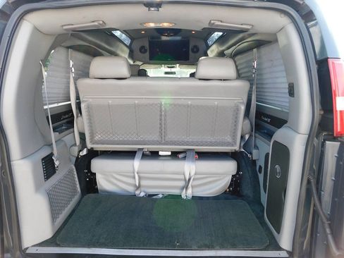 Used 2018 Chevrolet Express 2500 w/ Enhanced Convenience Package RWD image 68