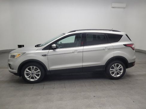 Used 2018 Ford Escape SE FWD image 2