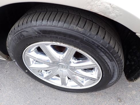 Used 2008 Chrysler 300 C w/ Navigation & Sound Group II RWD image 13