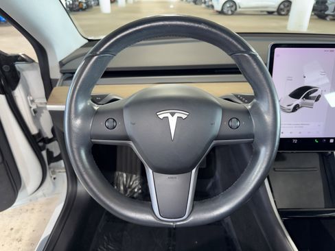 Used 2019 Tesla Model 3 Standard Range Plus image 21