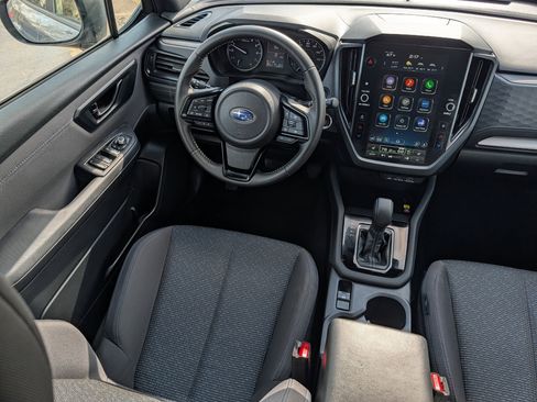 Used 2025 Subaru Forester Premium image 9