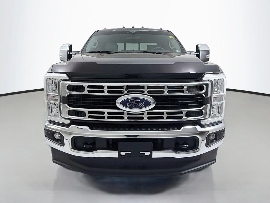 Used 2025 Ford F250 XLT w/ FX4 Off-Road Package AWD/4WD image 2