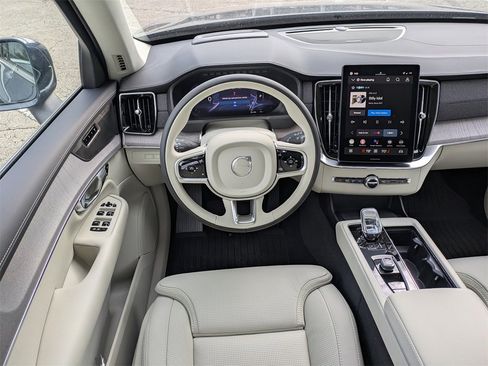 New 2026 Volvo XC90 T8 Ultra w/ Protection Package Premier image 21