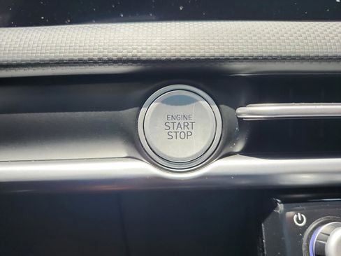 Certified 2025 Hyundai Santa Cruz SE FWD image 30