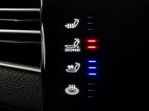 Used 2024 Jeep Wagoneer Series II AWD/4WD image 39