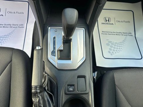 Used 2019 Subaru Crosstrek 2.0i w/ Eyesight System image 18