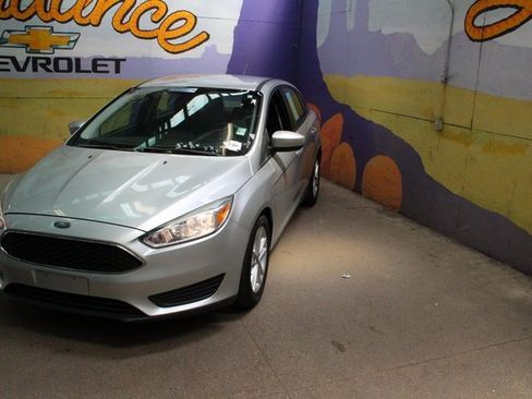 Used 2018 Ford Focus SE image 2