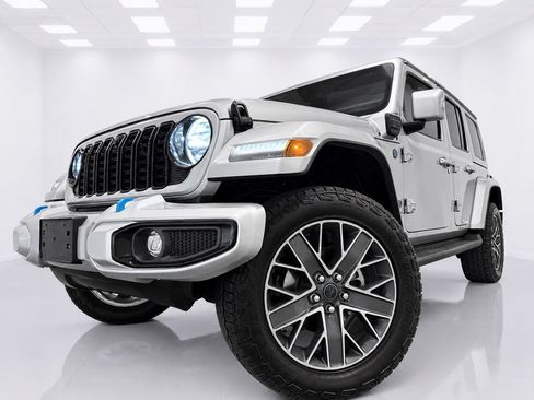 Used 2024 Jeep Wrangler High Altitude AWD/4WD image 8