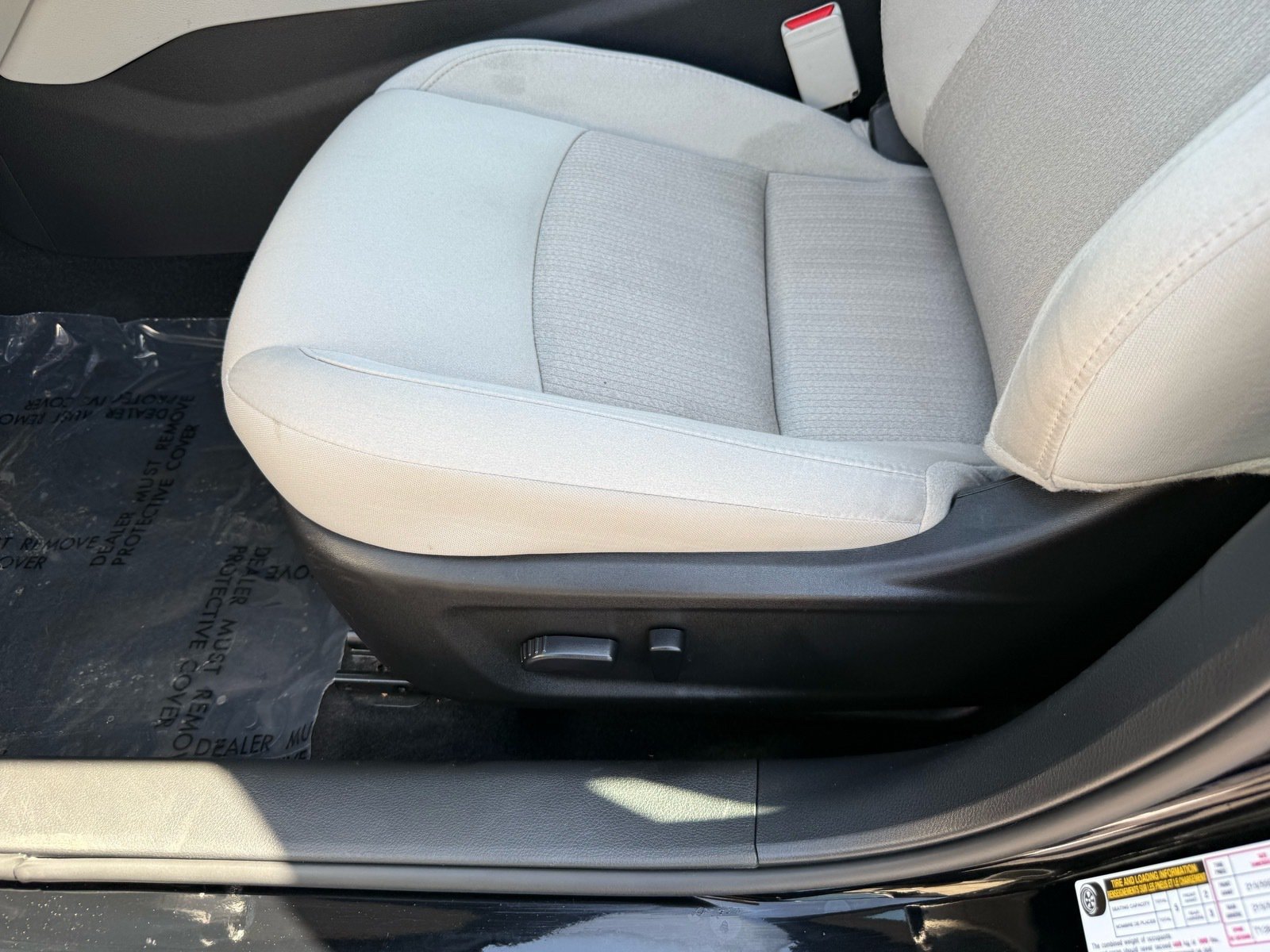 Used 2025 Nissan Altima 2.5 SV FWD image 14