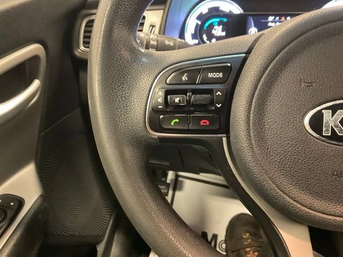 Used 2017 Kia Niro LX image 18