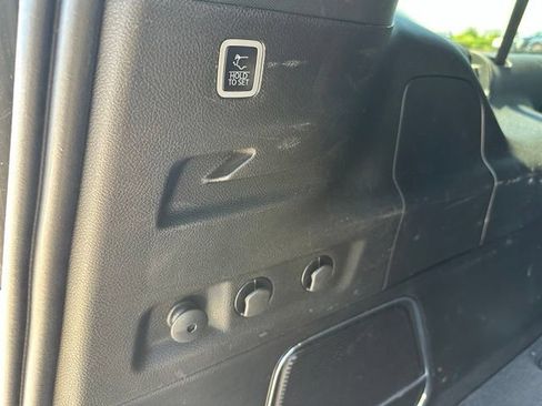 Used 2024 Jeep Wagoneer L Series II w/ Flexible Seating Group AWD/4WD image 13