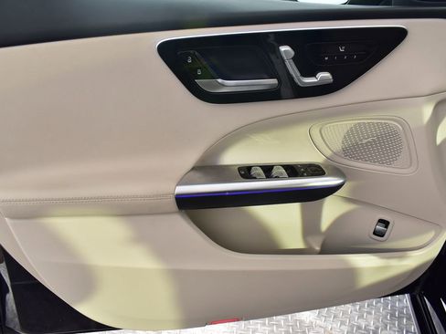 Certified 2022 Mercedes-Benz C 300 4MATIC Sedan image 11