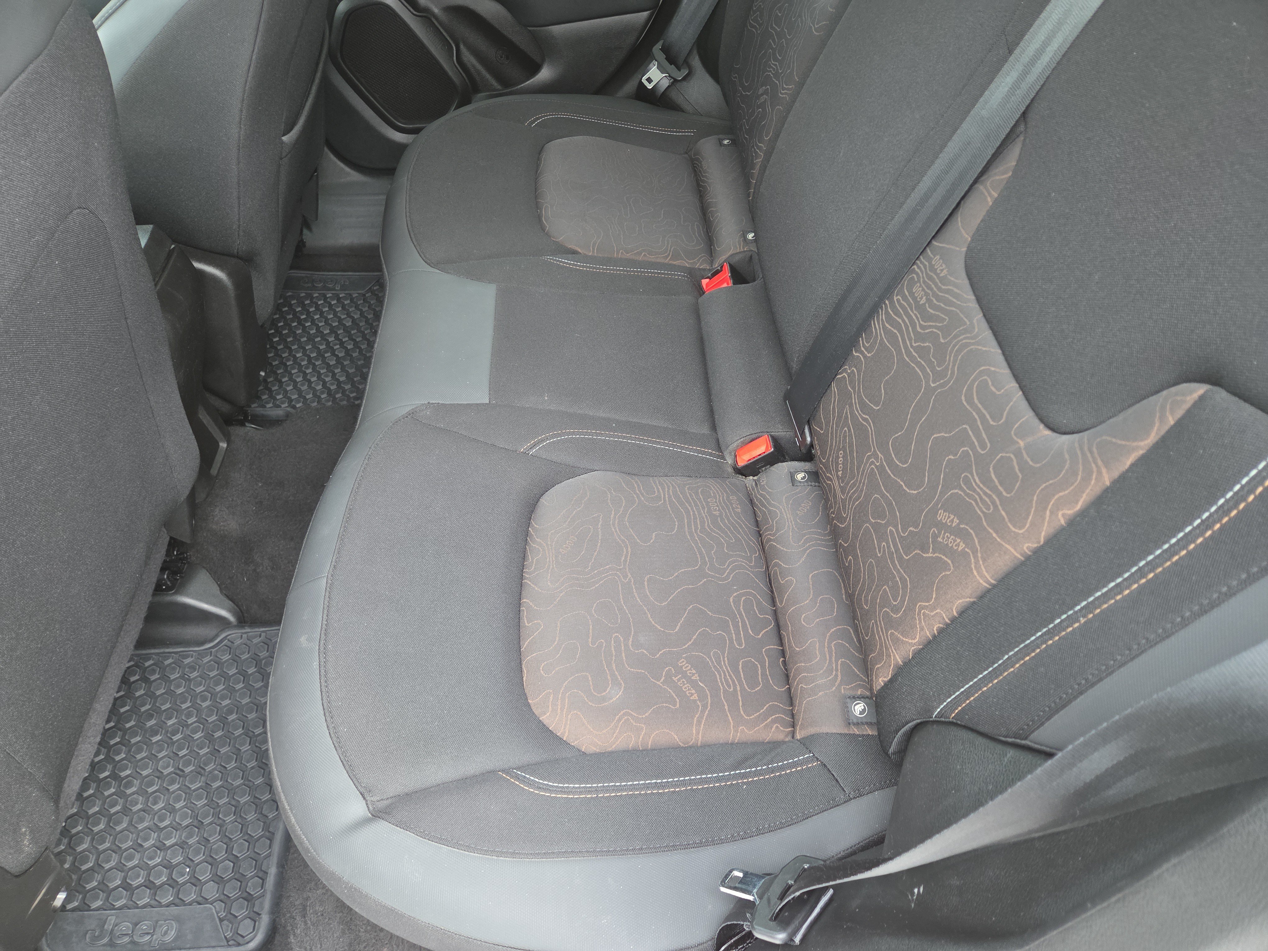 Certified 2023 Jeep Renegade Latitude AWD/4WD image 23
