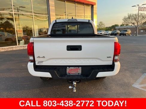 Used 2022 Toyota Tacoma SR AWD/4WD image 32
